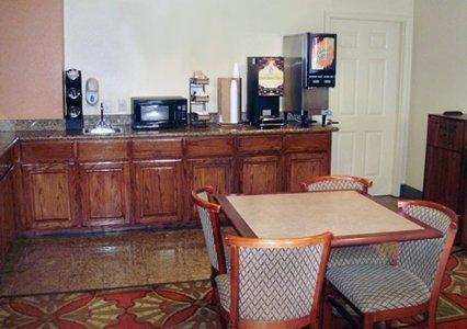 Quality Inn & Suites Muskogee Restaurant bilde